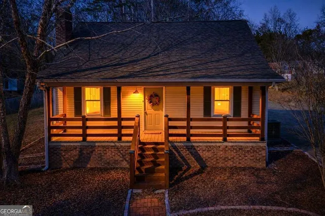 $329,900 | 110 Bartlett Circle, Bowdon, GA 30108