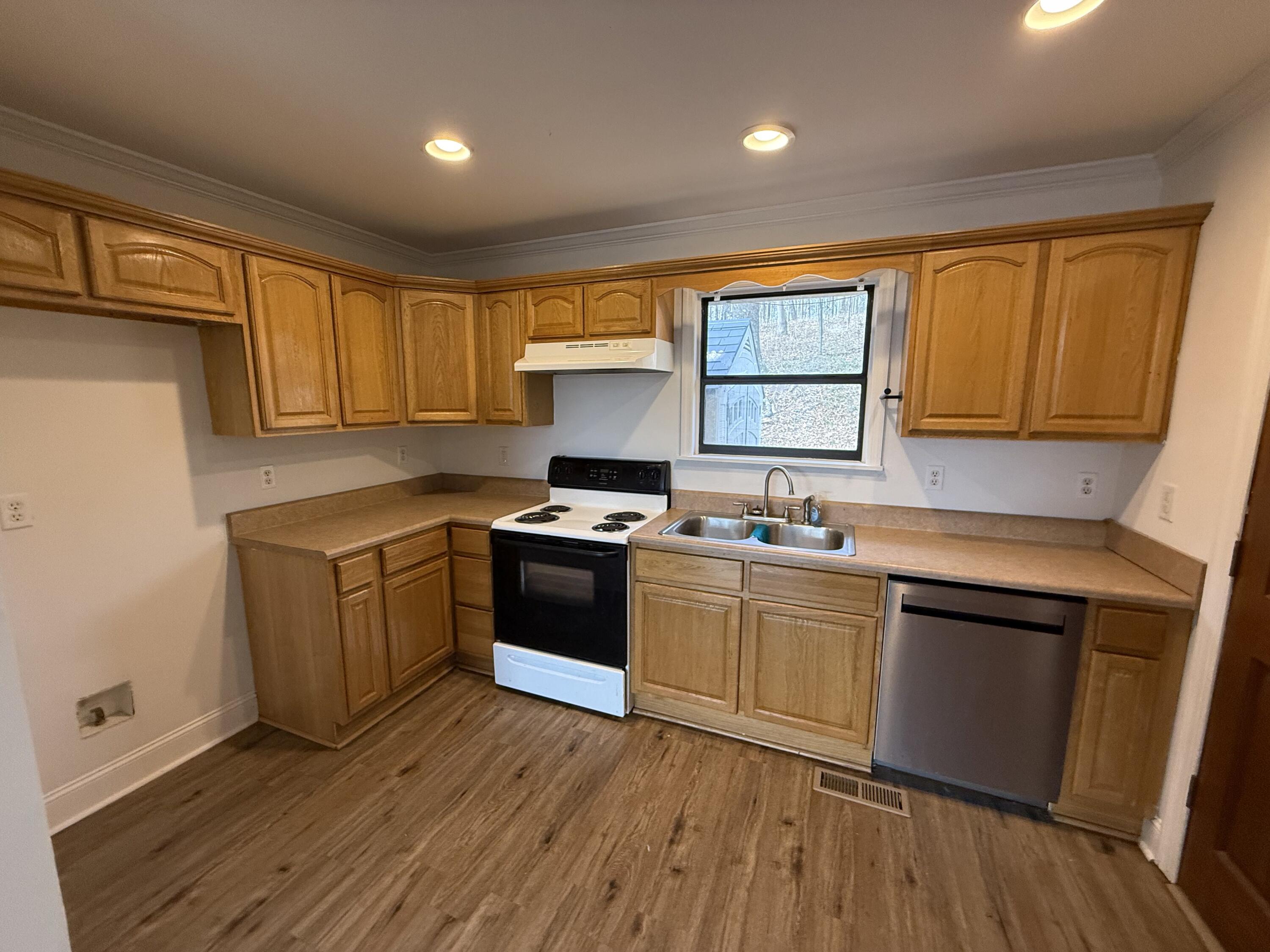 361 Knollwoods Road Jasper, TN 37347 - Photo 4 of 16 IMG_8783