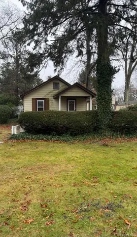 $399,999 | 102 East 23rd Street, Huntington Station, NY 11746