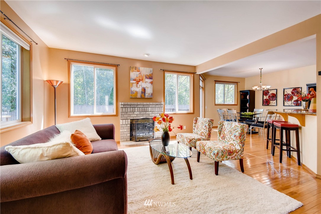 927 183rd Place Southeast Bothell, WA 98012 - Photo 4 of 22 Gallery Image 4