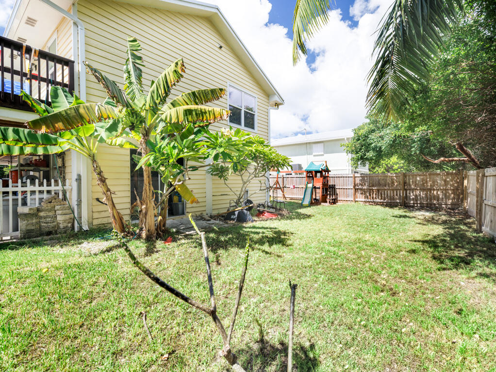 29283 Coconut Palm Drive Big Pine Key, FL 33043 - Photo 23 of 35 29283 Coconut Palm Dr BPK - MLS-23