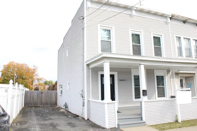 $218,200 | 47 Chestnut Street, Rensselaer, NY 12144