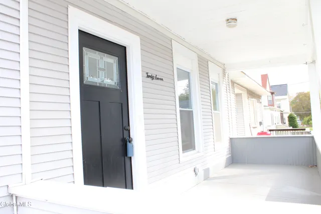 $218,200 | 47 Chestnut Street, Rensselaer, NY 12144