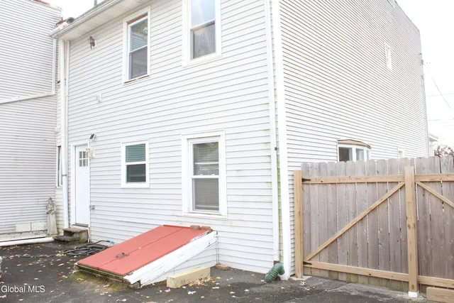 $218,200 | 47 Chestnut Street, Rensselaer, NY 12144