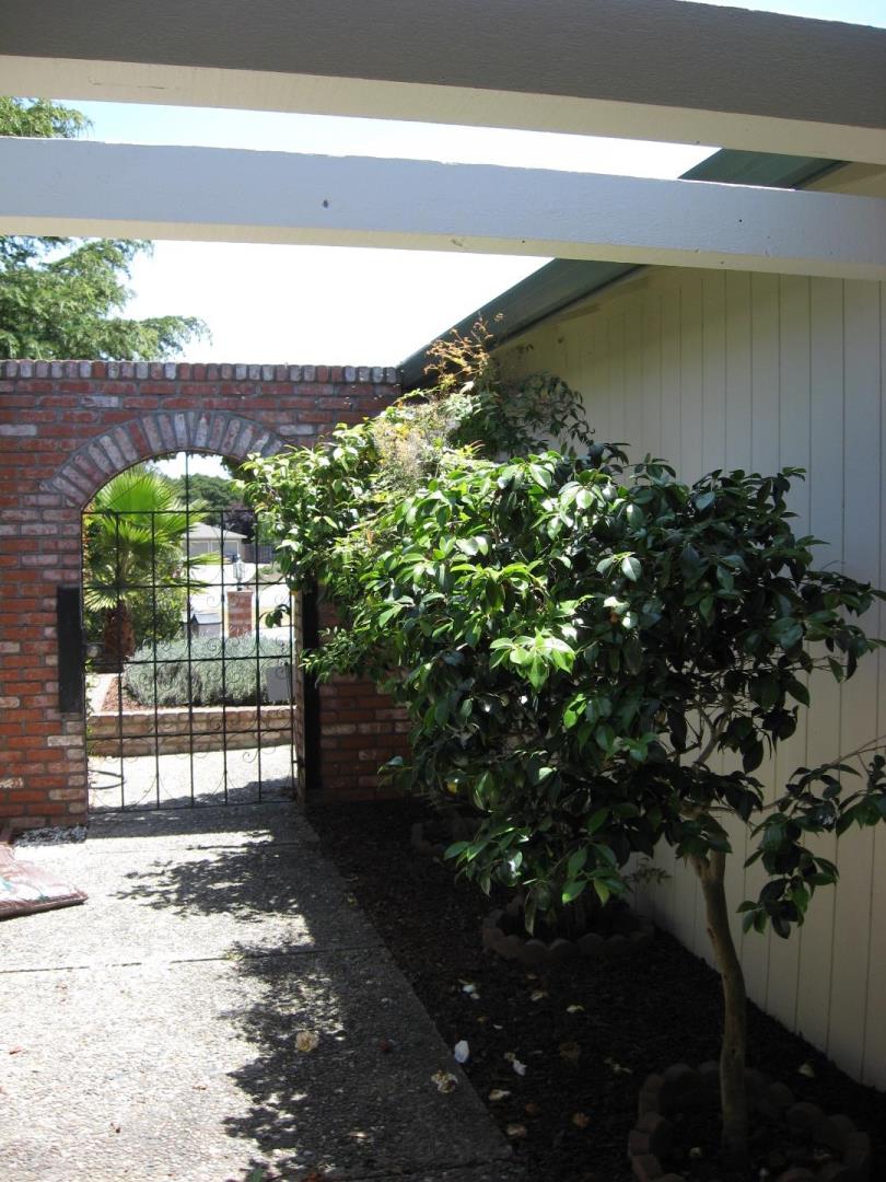 9818 Rye Street Salinas, CA 93907 - Photo 4 of 26 Gallery Image 4