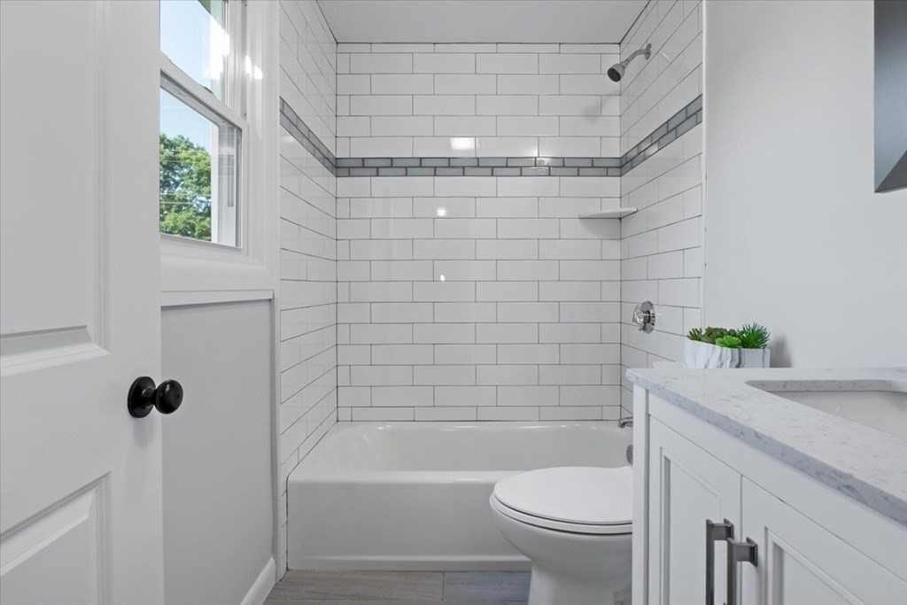 6 Michael Road Randolph, MA 02368 - Photo 5 of 16 Gallery Image 5