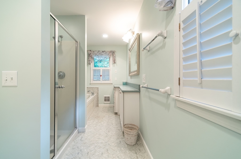84 Greenwich Road East Longmeadow, MA 01028 - Photo 21 of 37