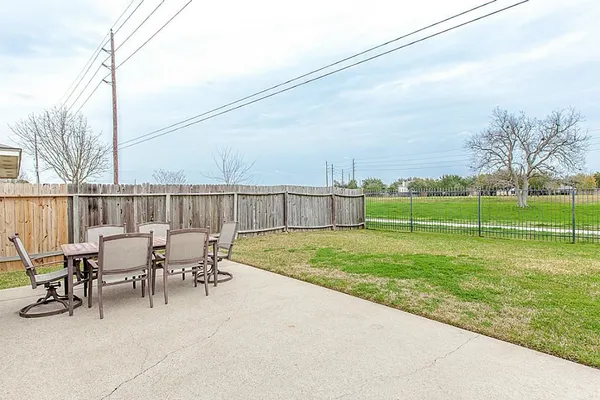 a view of outdoor space yard and patio