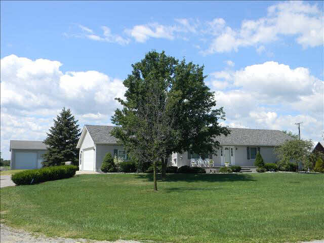8455 Chinavare Road Newport, MI 48166 - Photo 1 of 12 20367869.JPG