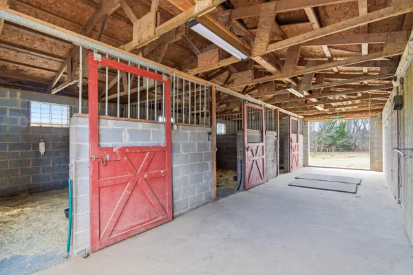 $525,000 | 58765 Travis Road, New Hudson, MI 48165