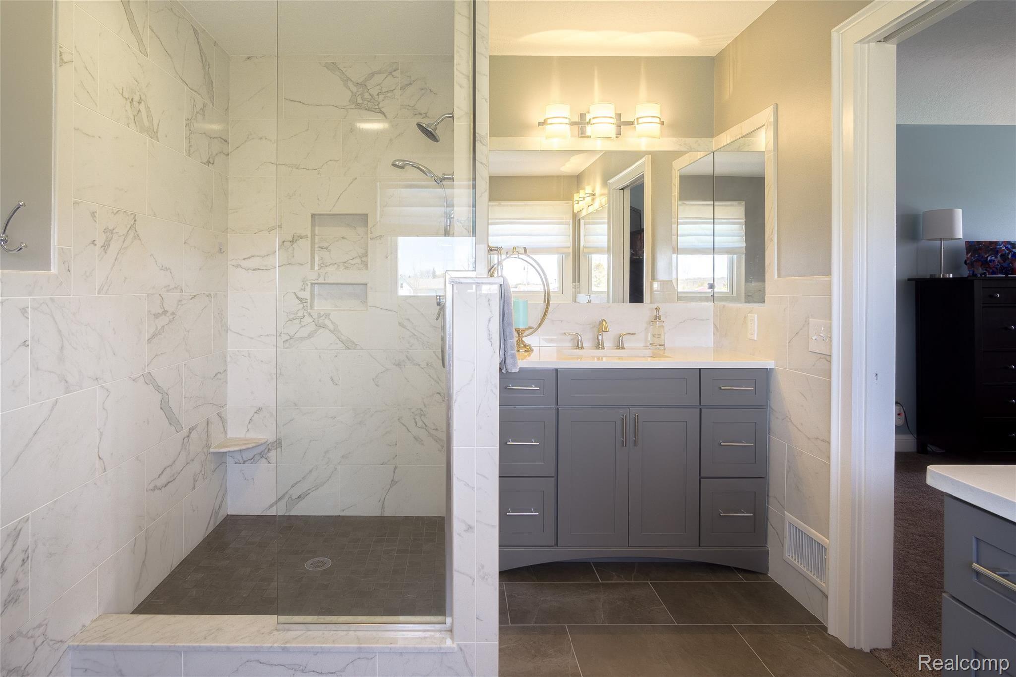 6440 Lahring Road Gaines, MI 48436 - Photo 29 of 48 Interiors (40 of 53).jpg