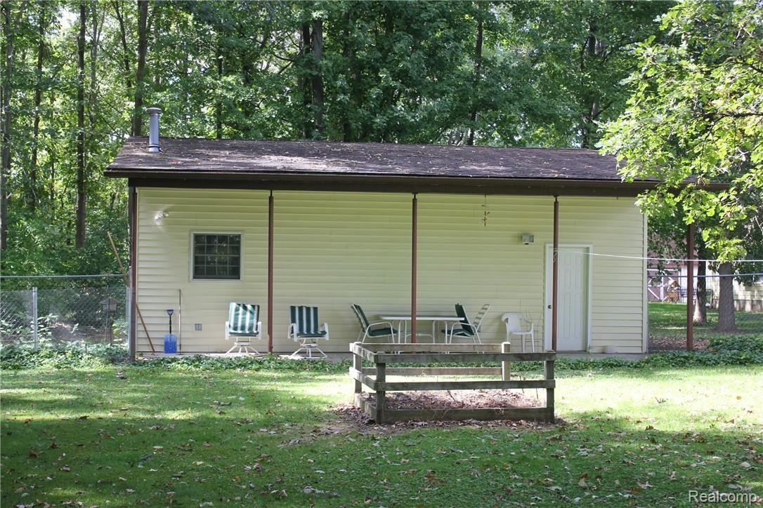 5482 East Coldwater Road Flint, MI 48506 - Photo 32 of 34 IMG_8409.JPG