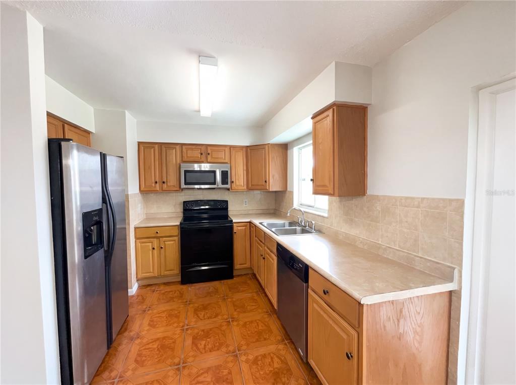 4805 Beacon Street Orlando, FL 32808 - Photo 2 of 26