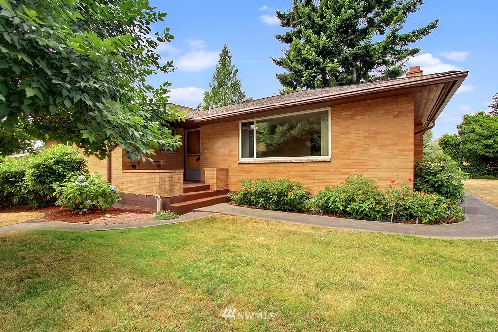 4615 Northeast 17th Street Renton, WA 98059 - Photo 1 of 21