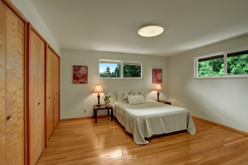 4615 Northeast 17th Street Renton, WA 98059 - Photo 11 of 21