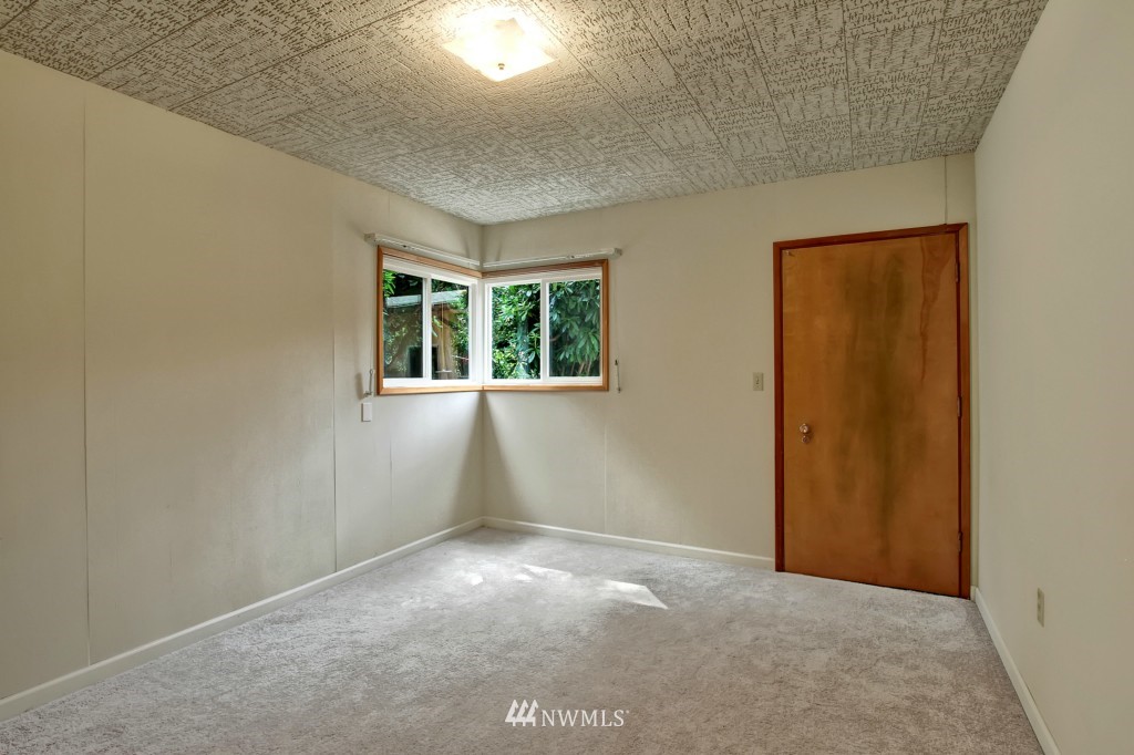 4615 Northeast 17th Street Renton, WA 98059 - Photo 17 of 21
