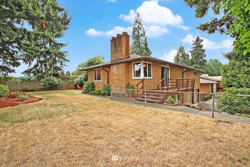 4615 Northeast 17th Street Renton, WA 98059 - Photo 19 of 21