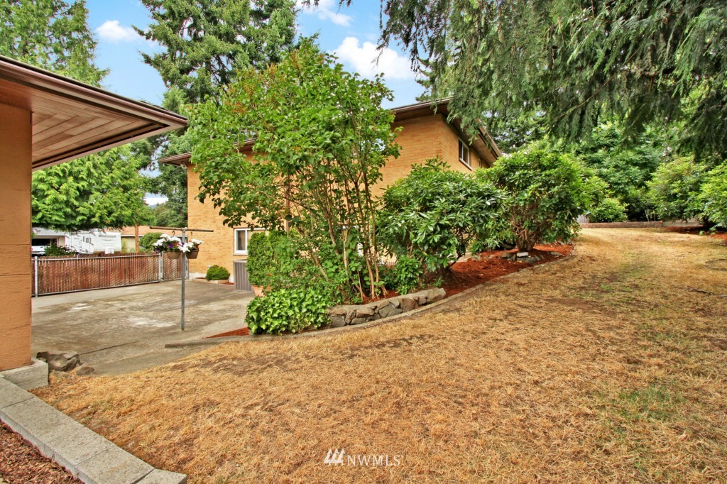4615 Northeast 17th Street Renton, WA 98059 - Photo 20 of 21