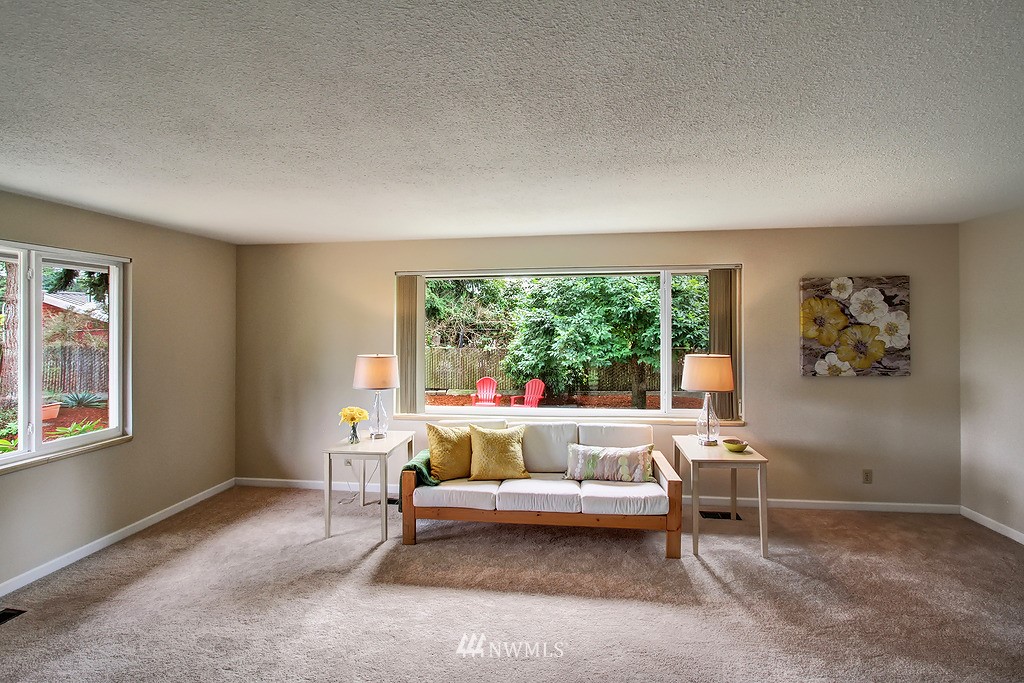 4615 Northeast 17th Street Renton, WA 98059 - Photo 3 of 21