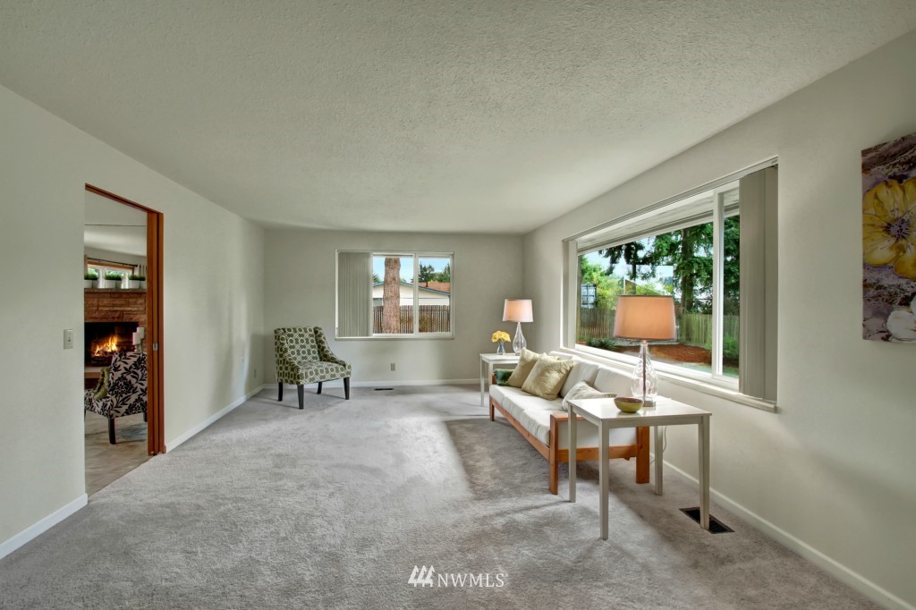 4615 Northeast 17th Street Renton, WA 98059 - Photo 4 of 21