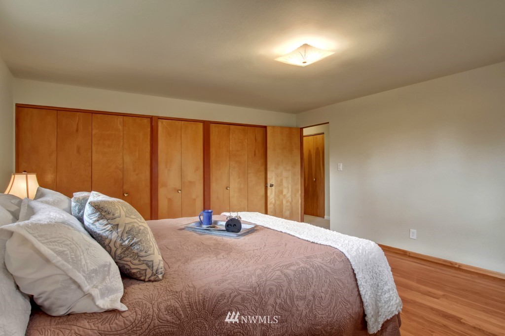4615 Northeast 17th Street Renton, WA 98059 - Photo 9 of 21