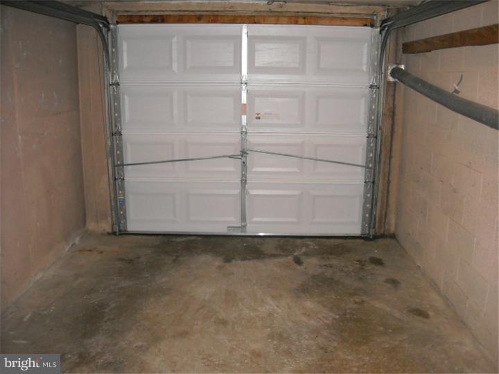 3284 Cromwell Road Philadelphia, PA 19114 - Photo 13 of 18 Garage