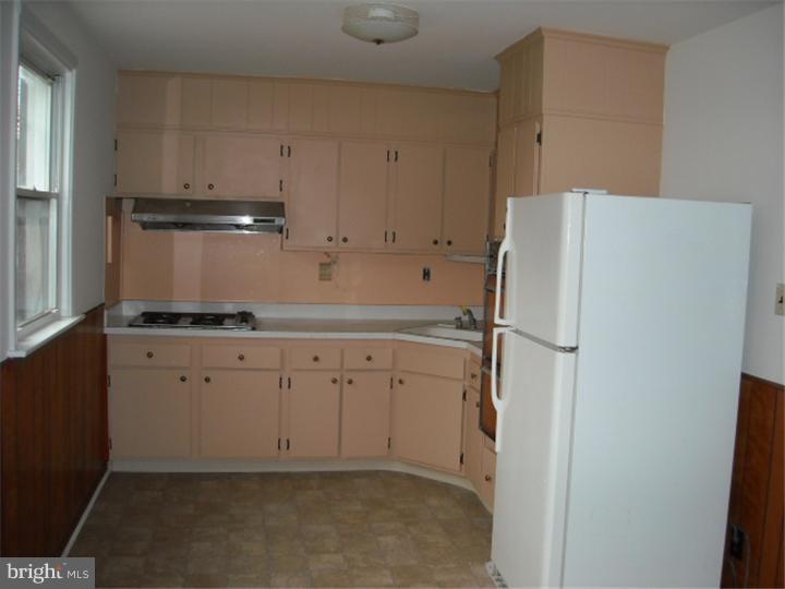 3284 Cromwell Road Philadelphia, PA 19114 - Photo 17 of 18 Kitchen