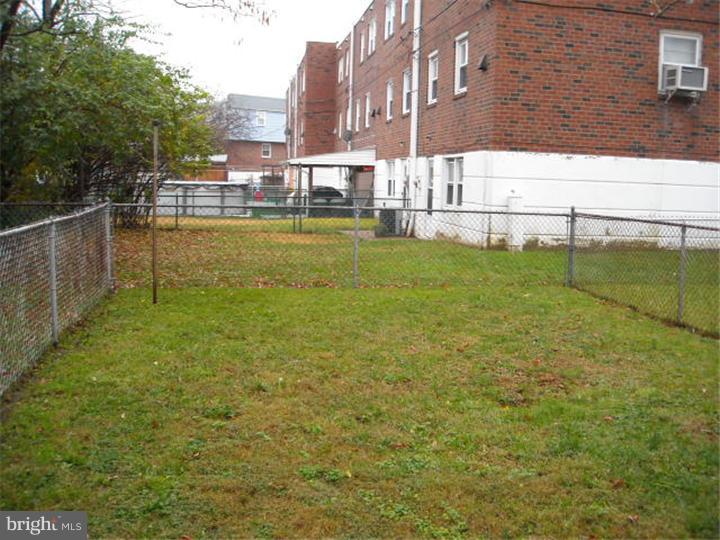 3284 Cromwell Road Philadelphia, PA 19114 - Photo 4 of 18 Back Yard