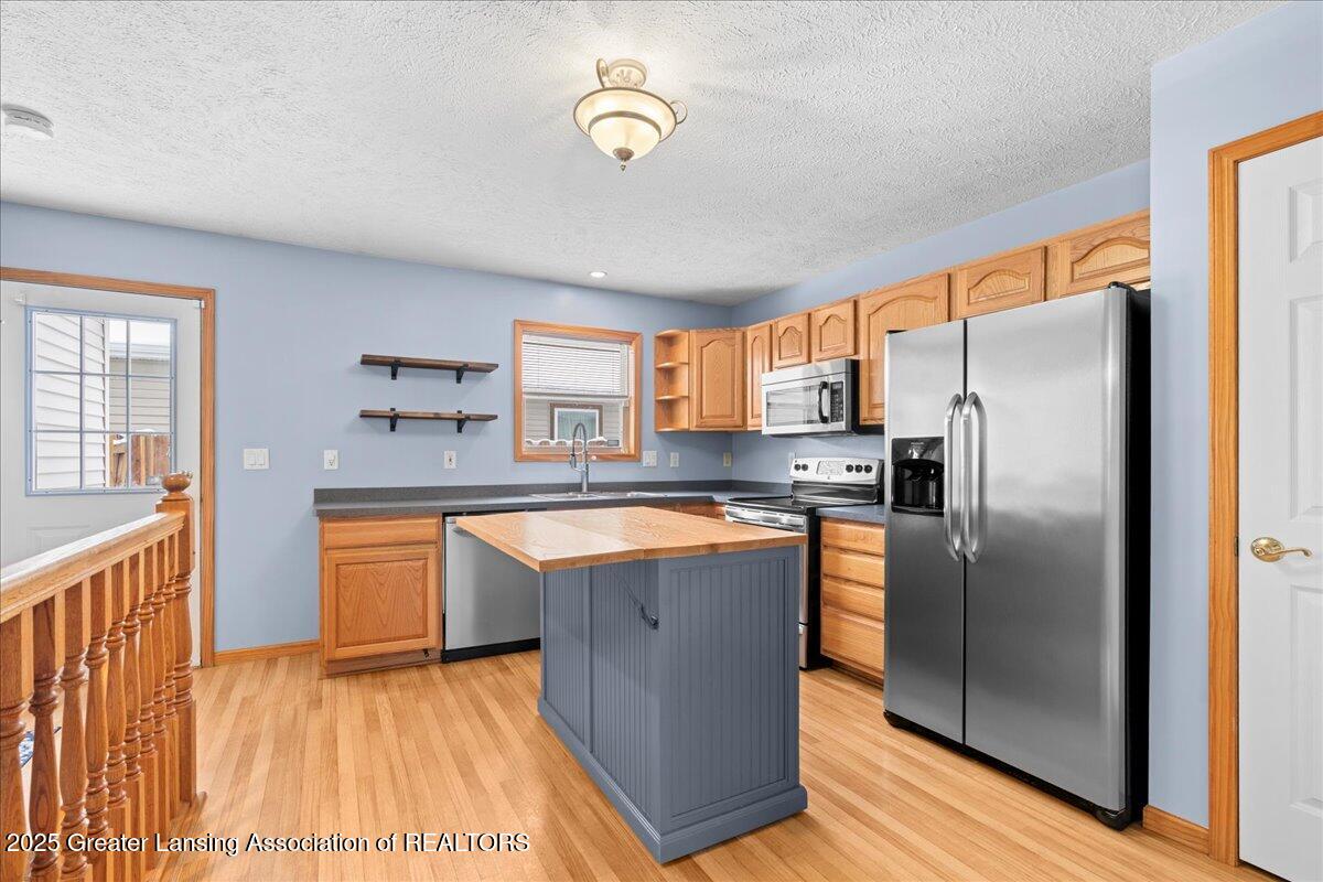 4327 Keller Road Holt, MI 48842 - Photo 11 of 45 Kitchen