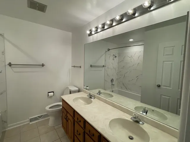 $460,000 | 1430 Haise Lane, Elk Grove Village, IL 60007