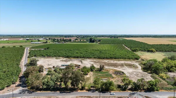 $989,000 | 28060 South Airport Way, Manteca, CA 95337