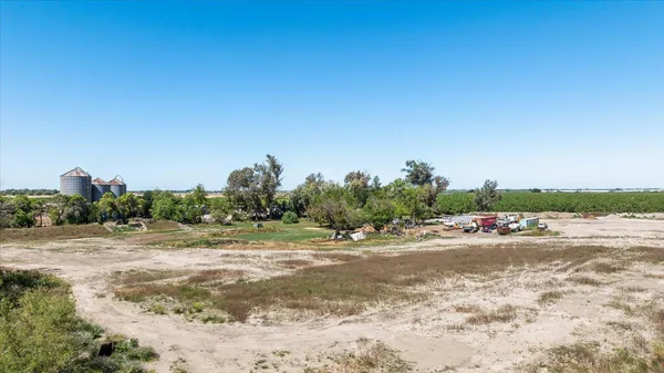 $989,000 | 28060 South Airport Way, Manteca, CA 95337