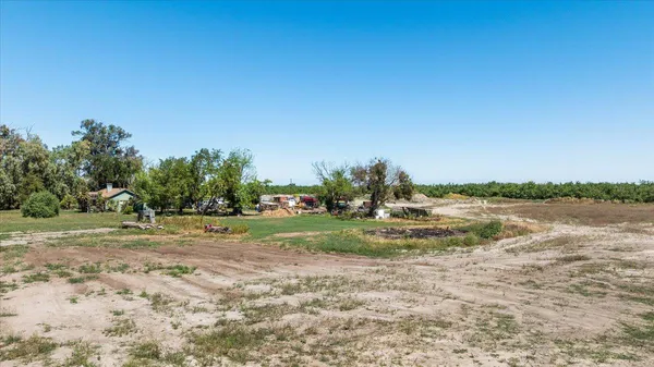 $989,000 | 28060 South Airport Way, Manteca, CA 95337