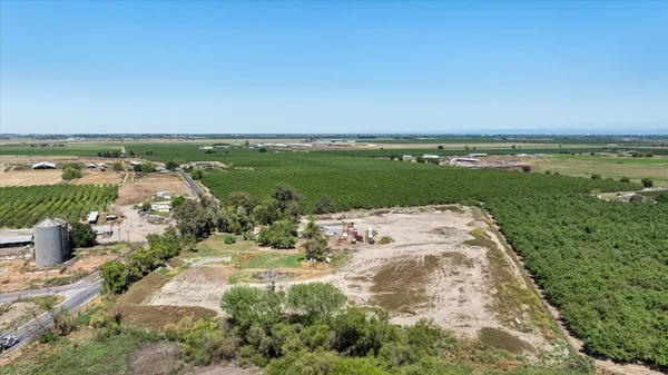 $989,000 | 28060 South Airport Way, Manteca, CA 95337