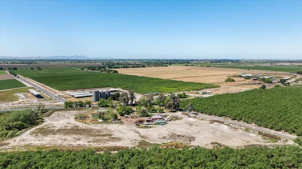 $989,000 | 28060 South Airport Way, Manteca, CA 95337