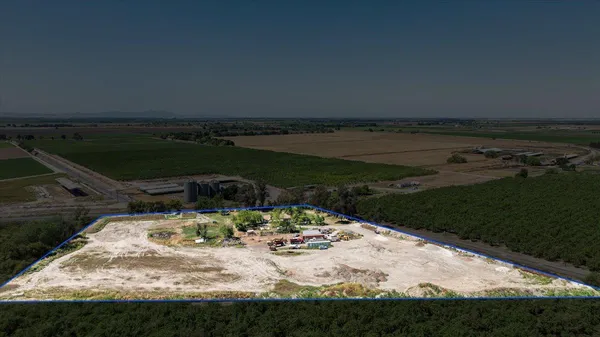 $989,000 | 28060 South Airport Way, Manteca, CA 95337