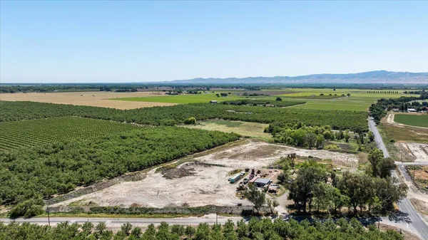 $989,000 | 28060 South Airport Way, Manteca, CA 95337