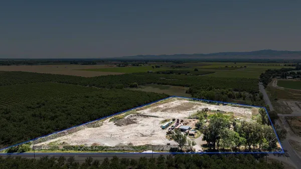 $989,000 | 28060 South Airport Way, Manteca, CA 95337