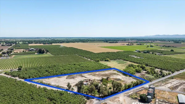 $989,000 | 28060 South Airport Way, Manteca, CA 95337