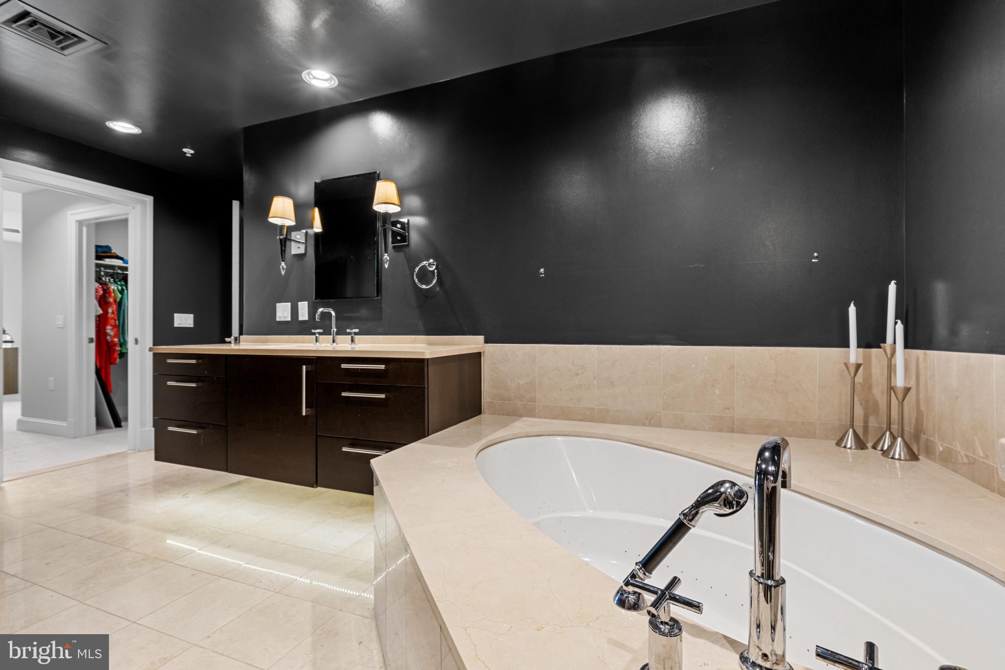 801 Key Highway, Unit 253 Baltimore, MD 21230 - Photo 24 of 38