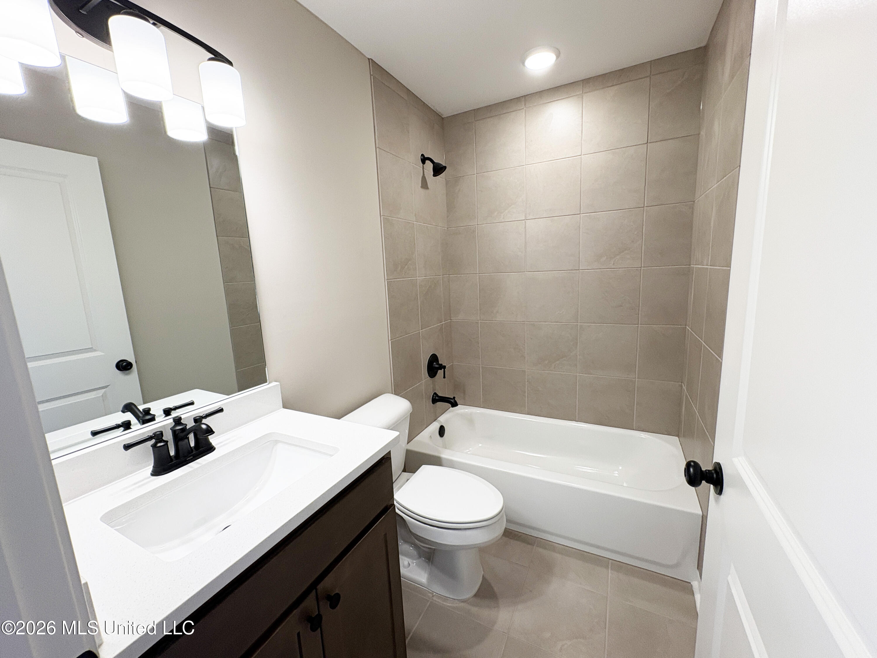 3491 Hatton Drive Nesbit, MS 38651 - Photo 15 of 20 Bathroom 3
