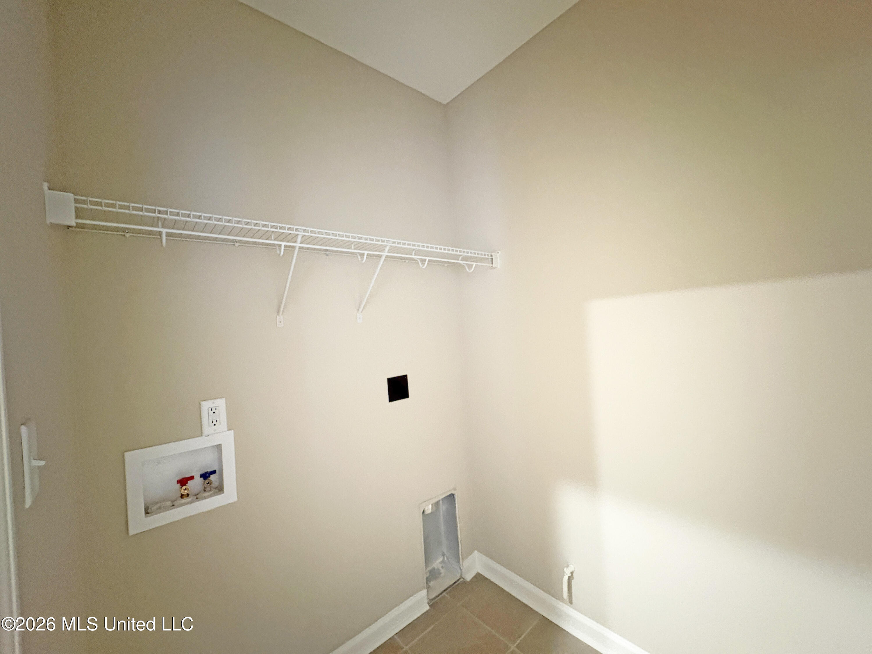 3491 Hatton Drive Nesbit, MS 38651 - Photo 18 of 20 Laundry Room