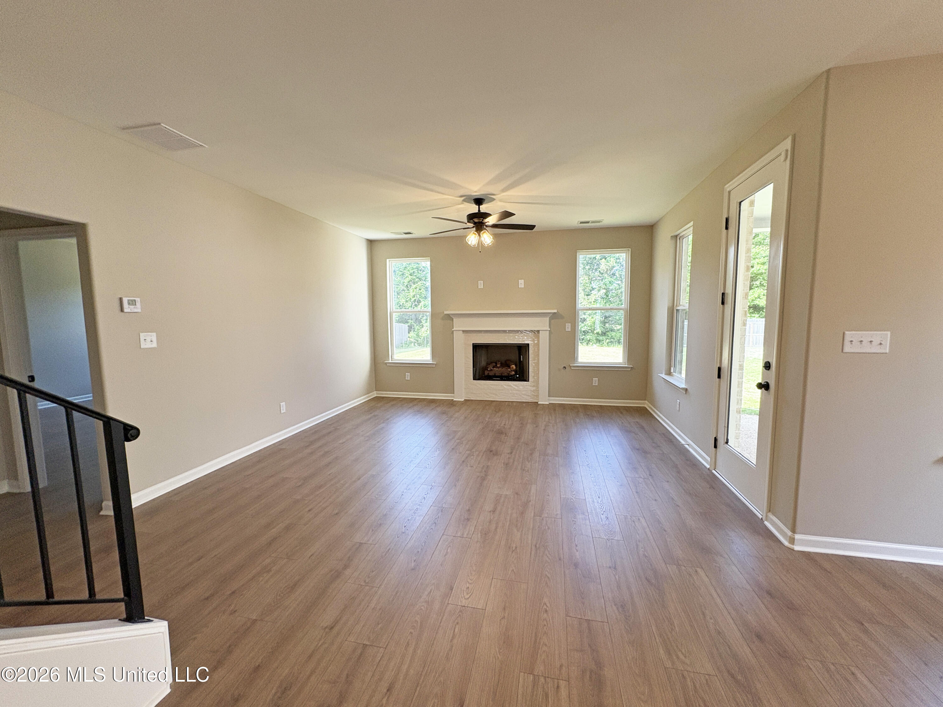 3491 Hatton Drive Nesbit, MS 38651 - Photo 2 of 20 Great Room