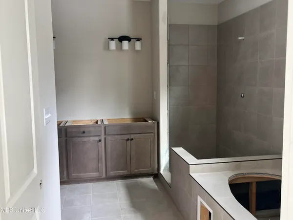 $379,900 | 3491 Hatton Drive, Nesbit, MS 38651