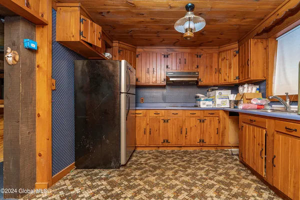 $279,999 | 5638 Highway 28N, Newcomb, NY 12852