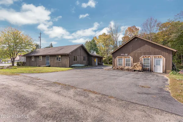 $279,999 | 5638 Highway 28N, Newcomb, NY 12852