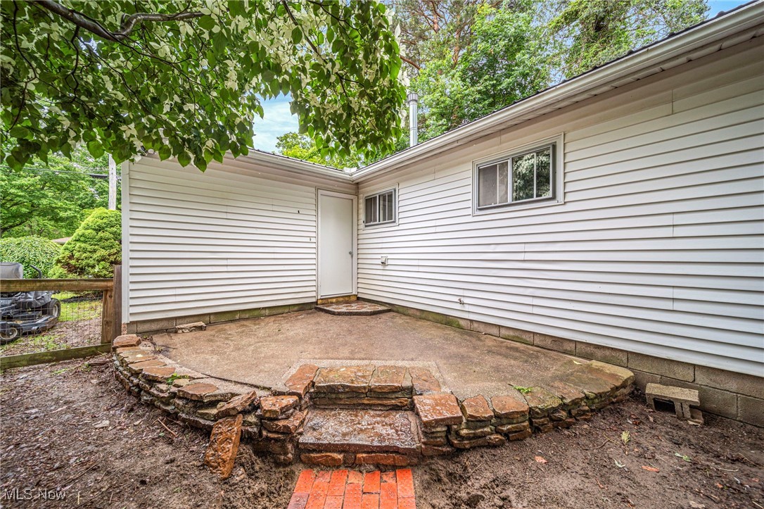 1816 Red Bird Road Madison, OH 44057 - Photo 21 of 24 View of patio