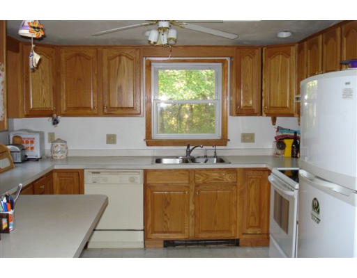 33 Lake Road Waltham, MA 02451 - Photo 4 of 10 Gallery Image 4