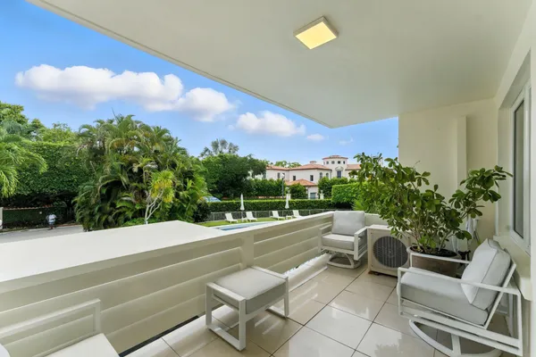$1,450,000 | 455 Worth Avenue, Unit 209, Palm Beach, FL 33480