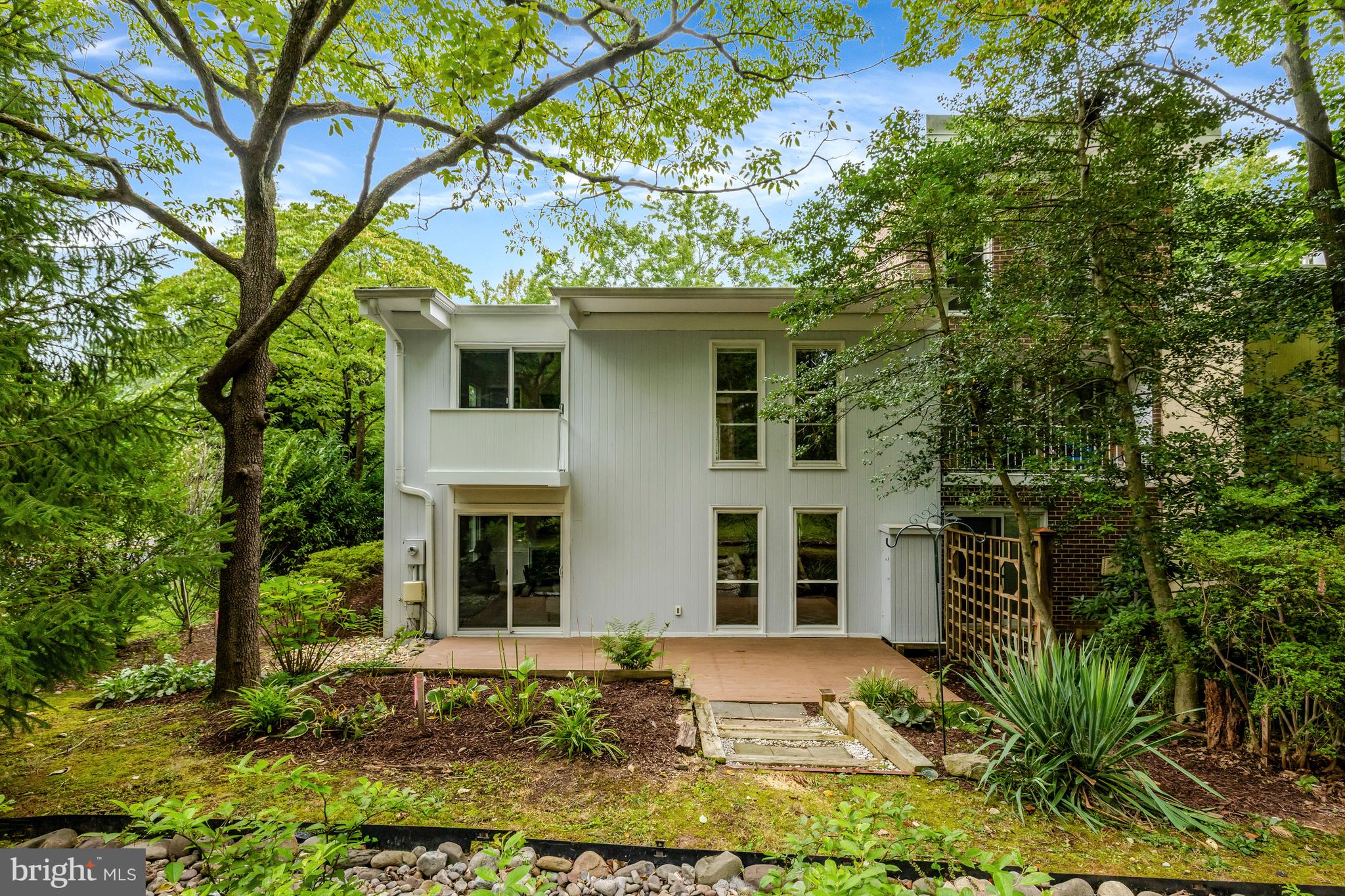 1600 Wainwright Drive Reston, VA 20190 - Photo 42 of 55 A view of the back of the home.